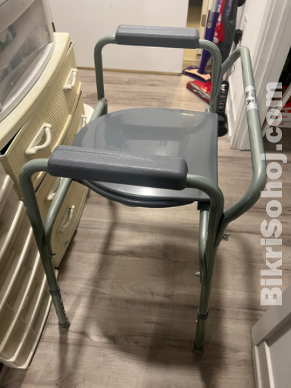 Commodes / Toilet Chair  toilet.  Adjustabl Hight